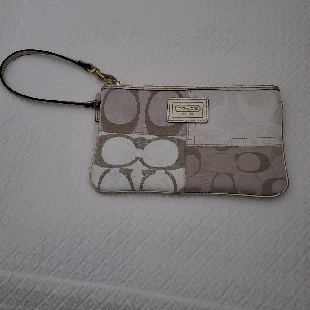 Coach  Signature Fabric Leather Zip Wristlet - Tan Gold White